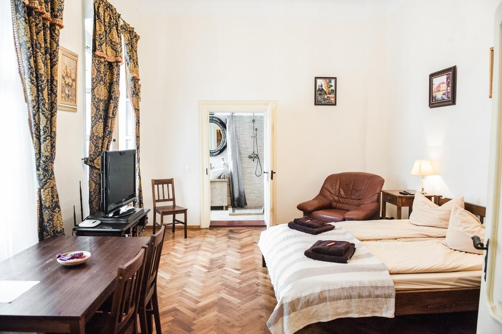 Brukenthal Central Apartments Sibiu Chambre photo