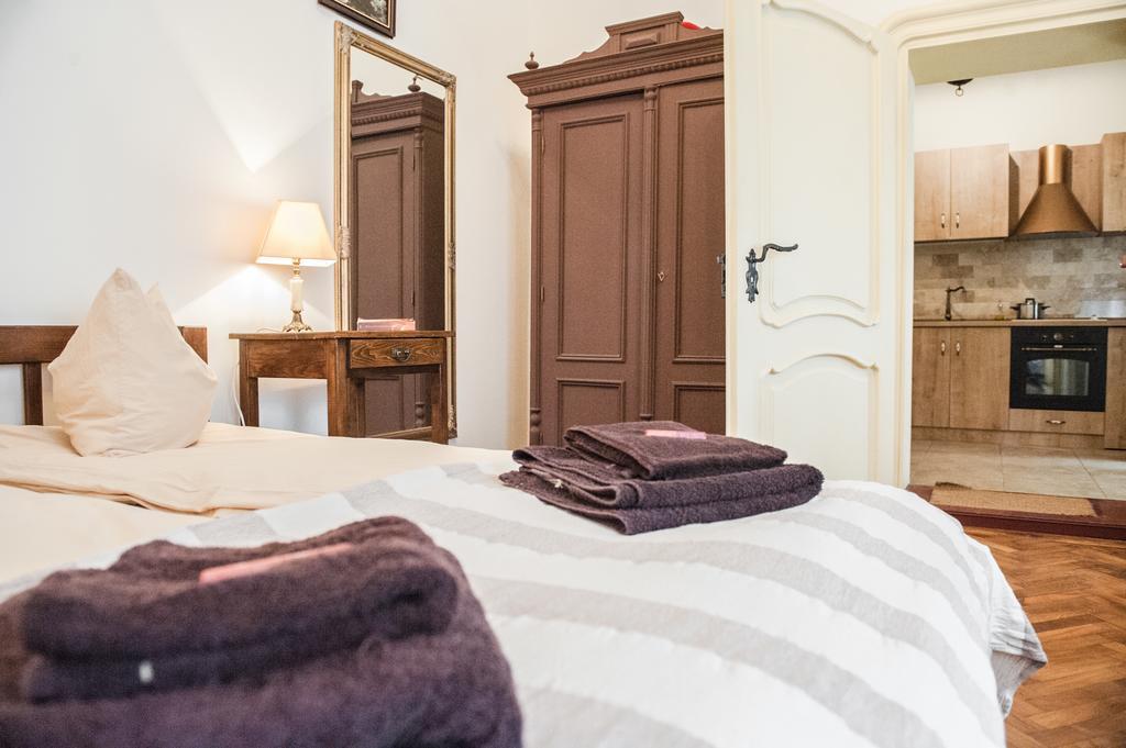 Brukenthal Central Apartments Sibiu Chambre photo