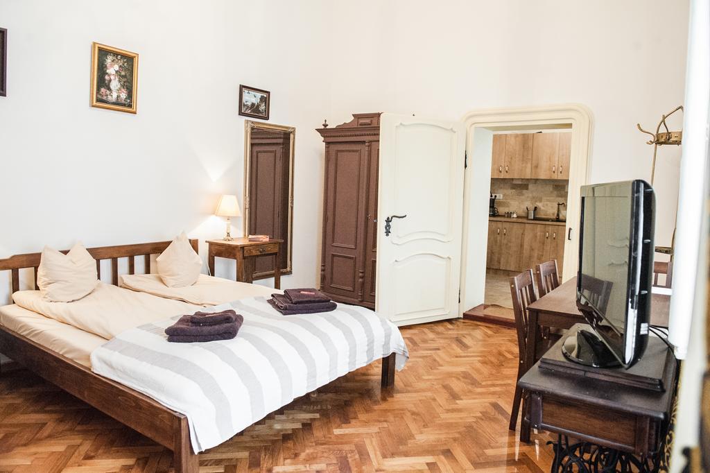 Brukenthal Central Apartments Sibiu Chambre photo