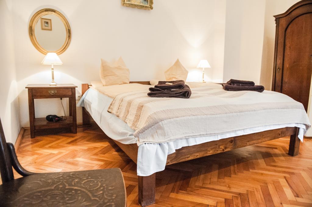 Brukenthal Central Apartments Sibiu Chambre photo