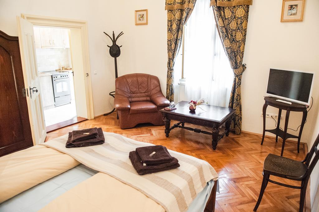 Brukenthal Central Apartments Sibiu Chambre photo