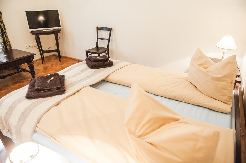 Brukenthal Central Apartments Sibiu Chambre photo