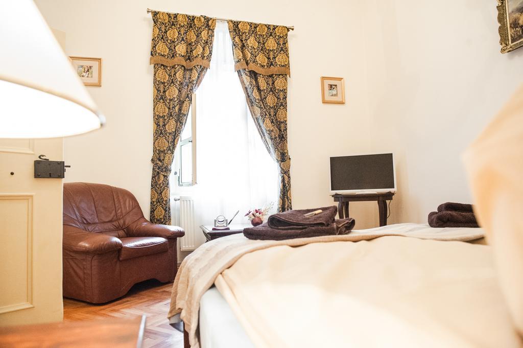 Brukenthal Central Apartments Sibiu Chambre photo