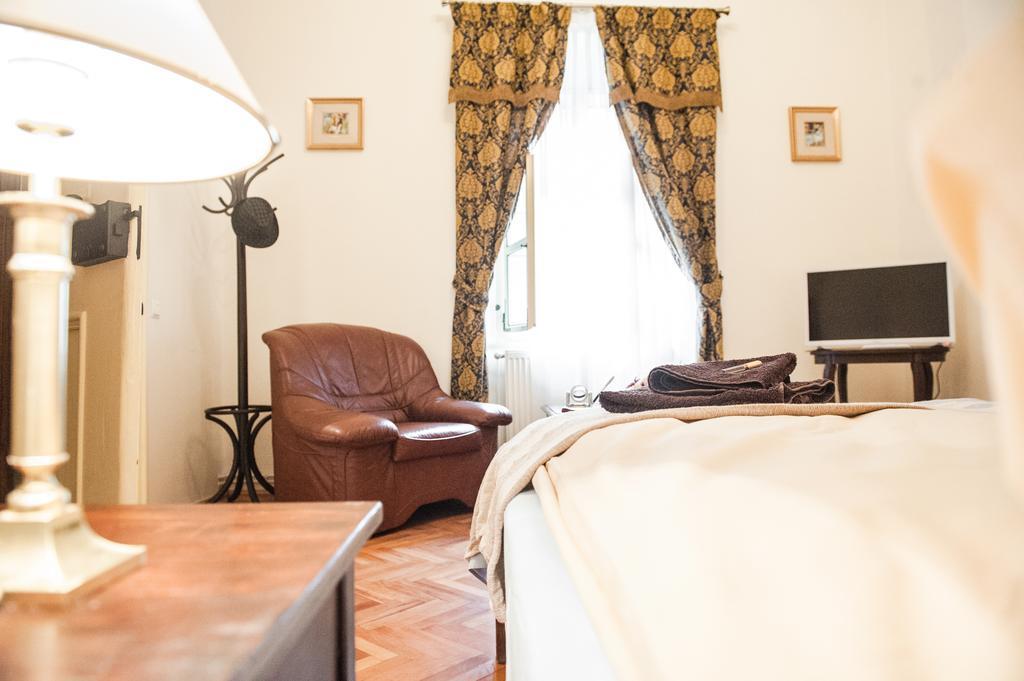 Brukenthal Central Apartments Sibiu Chambre photo